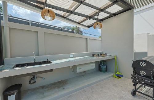Nong Chaeng Villa | Brand-New Modern Pool Villa near Aonang Beach