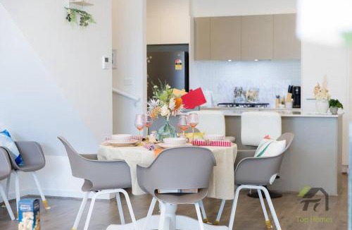 Throsby House | Breath of Nature Home with Pool & BBQ in Throsby