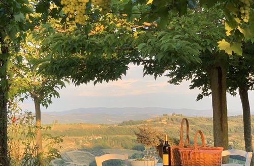 Lucardo House | Breathtaking views of the Chianti hills, Tradition, Sustainability and Design