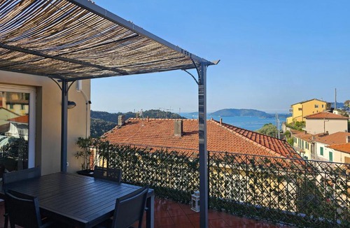 Pitelli Apartment | "Brezza Marina" con terrazza vista mare