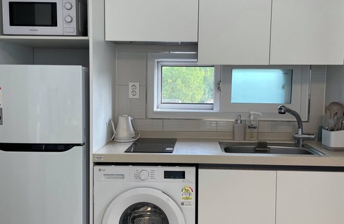 Haengdang-dong Apartment | Bright 1-bedroom apt. in vibrant Seoul