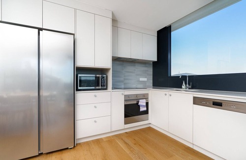 Turner Apartment | Bright 1BR Apartment with Stunning Views
