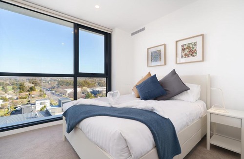 Turner Apartment | Bright 1BR Apartment with Stunning Views - Hosted by Canstay