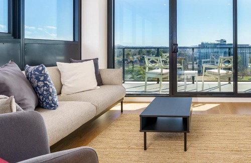 Turner Apartment | Bright 1BR Apartment with Stunning Views - Hosted by Canstay