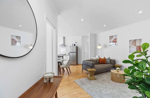 Carlisle House | Bright 3BR Home Near Perth CBD, Airport, Stadium