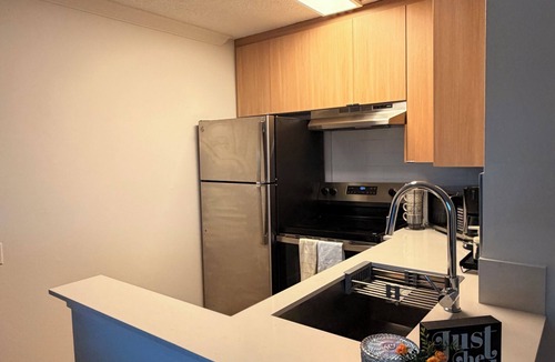 Santa Ana Heights Apartment | Bright apartment in fantastic Newport Beach near the beach