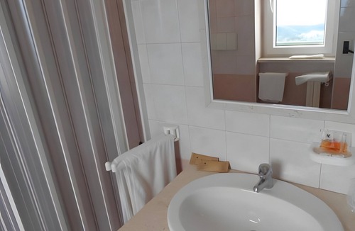 Monte Sant'Angelo Bed & Breakfast | Bright B&B with Sea View Balcony - 346 - Santangelo - Pool
