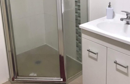 Gungahlin Apartment | Bright & Beautiful 3bed townhouse, Central location Free WiFi