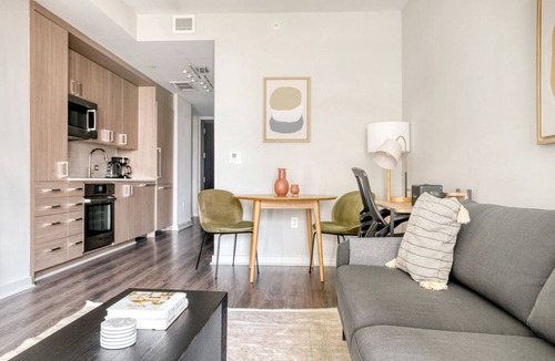 Bethesda Apartment | Bright Bethesda 1BR w/Gym, W/D & Lounge, steps to Metro, by Blueground