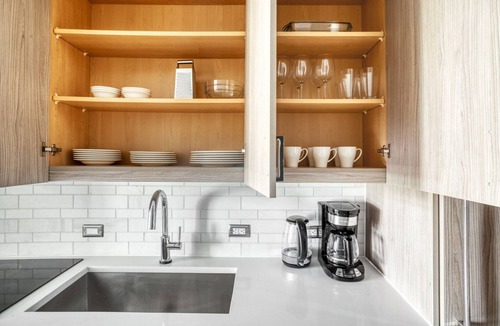Bethesda Apartment | Bright Bethesda 1BR w/Gym, W/D & Lounge, steps to Metro, by Blueground