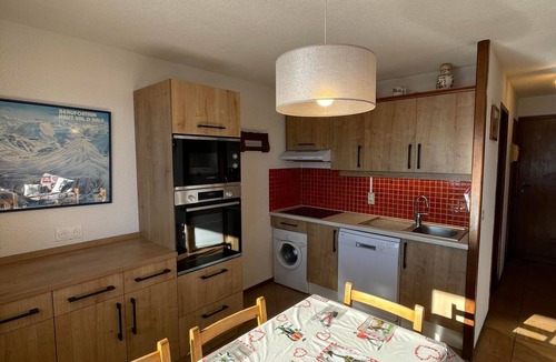 Les Saisies Apartment | Bright cabin studio in Les Saisies, ski-in/ski-out, balcony, 5 sleeps