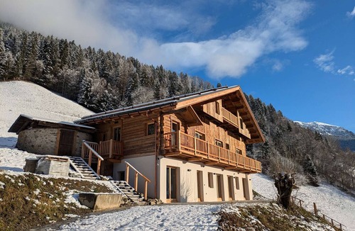Beaufort Apartment | Bright chalet in Arêches-Beaufort with terrace and equipped kitchen