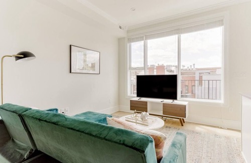 Dupont Circle Apartment | Bright Dupont Circle 2BR w/W/D, nr Restaurants & Bars, by Blueground