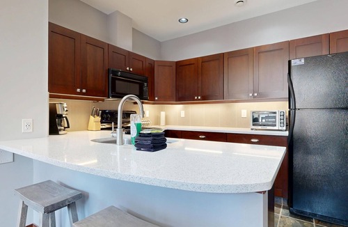 Sun Peaks Condo | Bright, Elegant, Peaceful Ski In/Out Condo