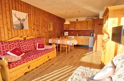 Notre-Dame-de-Bellecombe Apartment | Bright 38m² apartment with seasonal pool and pets allowed