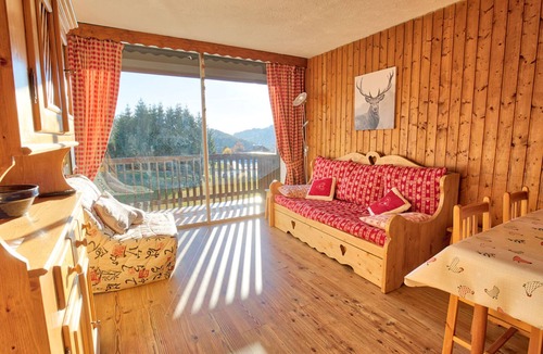 Notre-Dame-de-Bellecombe Apartment | Bright 38m² apartment with seasonal pool and pets allowed