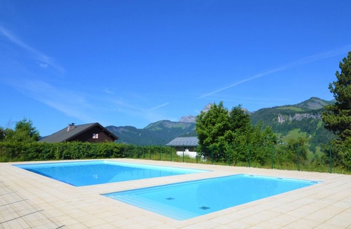 Notre-Dame-de-Bellecombe Apartment | Bright 38m² apartment with seasonal pool and pets allowed
