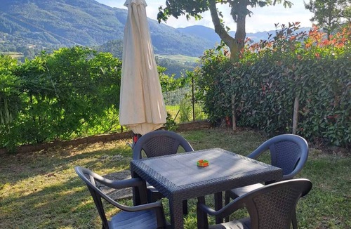 Castiglione dei Pepoli House | Bright house with garden and mountain view