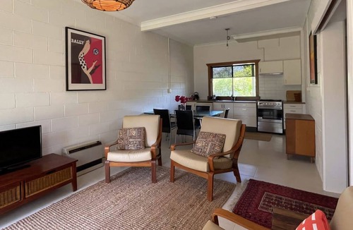 Broulee House | Broulee Pet Friendly Coastal Delight