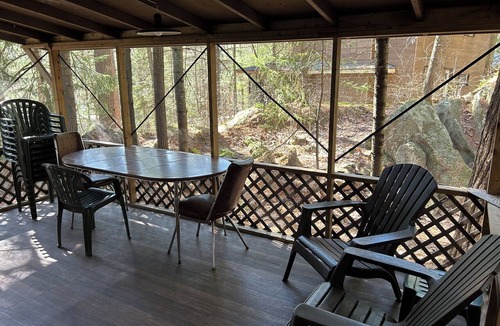 Unorganized Centre Parry Sound Cabin | Budget-priced, Full Feature, Lakeside Accommodation for smaller groups - w Boats