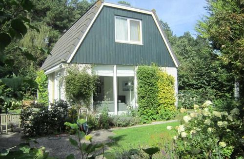 Egmond-Binnen Resort | Bungalows – Bungalowpark Mooyeveld – Uniek gelegen in de duinen!