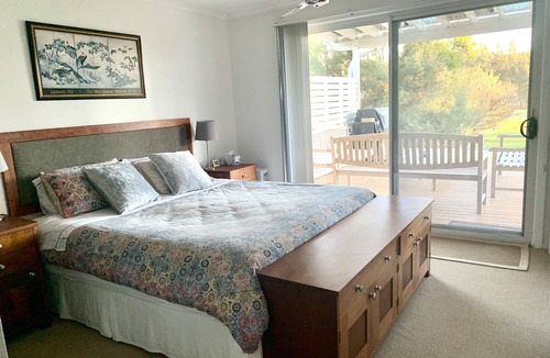 Burrill Lake House | Burrill Lakefront House - direct lake access-kayaks-table tennis-pool table-lawn
