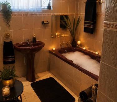 Greater Johannesburg Metropolitan Area House | Bushman Kraal Backpackers