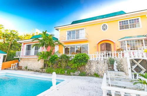 Gambier Apartment | Butterfly Cottage at Viking Hill - Love Beach