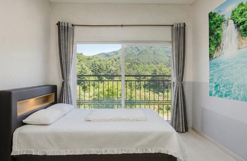 Deokhyeon House | Byeolsaem Private House