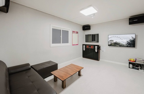 Deokhyeon House | Byeolsaem Private House