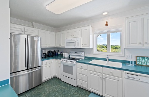 Holden Beach House | "C Mermaids" - Dune home, 4 bedrooms/3.5 bath