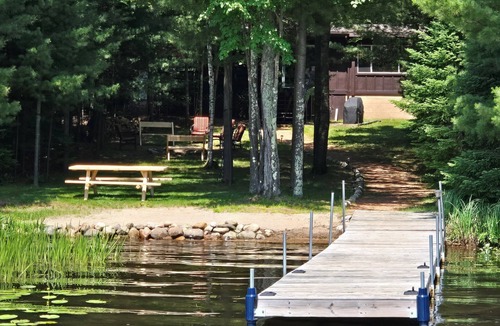 Eagle River House | Cabin on Voyageur Lake–2BR Retreat on ER Chain w/Deck, Firepit, Shallow