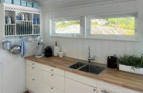 Nevlunghavn House | Cabin with fjord view and pool