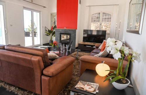 Le Rayol Villa | Cactus - Villa avec piscine, vue sublime, Salle de jeux - by TGB