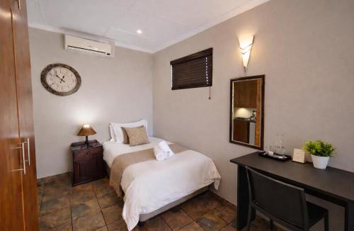Kathu House | Caesars Place Guest House