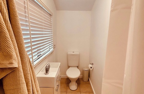 Umina Beach Apartment | Calm Coastal Hideaway - Cozy, Peaceful, Relaxed & Wellness Inspired
