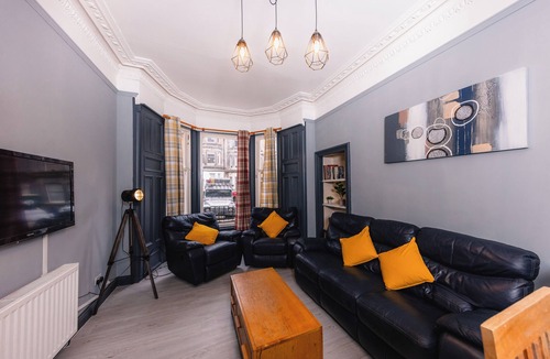 Leith Apartment | Calton Hill Victorian Old Town Apartment