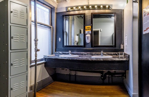 Gastown Hostel | Cambie Hostel Gastown