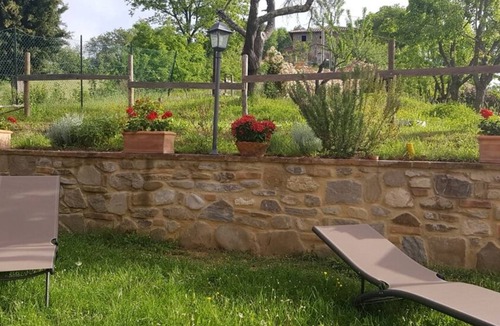 Vicchio House | Camera Romantica nel Verde nella Quiete tra Natura, Arte, Buon Cibo, Cordialità