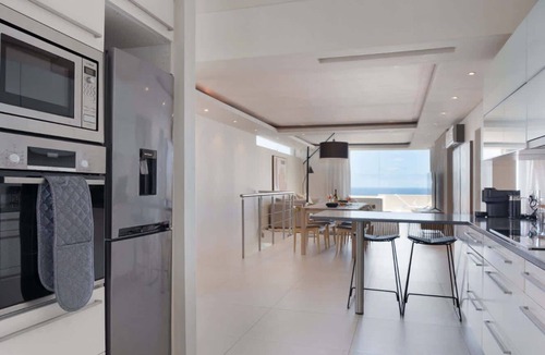 Camps Bay Villa | Camps Bay Grace - Family Villa, Pool, Ocean views