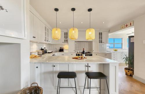 Bishopscourt House | Camps Bay Luxury Family Retreat, Lush & Stylish