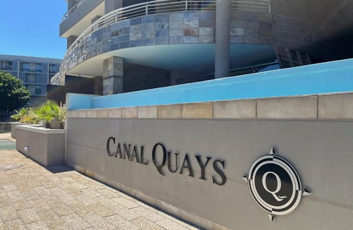 Victoria and Alfred Waterfront Apartment | Canal Quays 506 Suite - Near V&A & CTICC