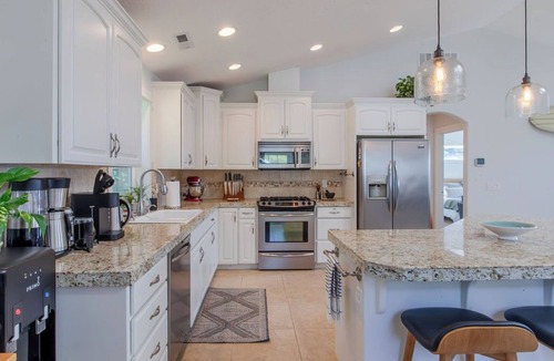Tolovana Park House | Cannon Beach Retreat, 3 King Beds, Chef's Kitchen, Outdoor Lounge, Walk to Beach