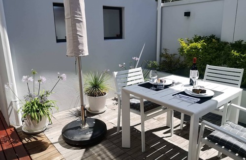 Capri Villa | Cape white villa - Duplex studio with terrace