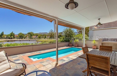 Paarl Villa | Cape Winelands Golf ⛳️ Villa