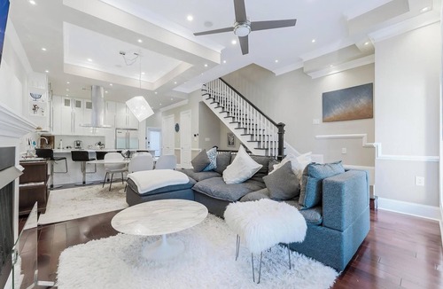 Near Northeast House | Capitol views, hot tub, walk to everything. 3 bed, 3 en-suite baths + 1/2 bath