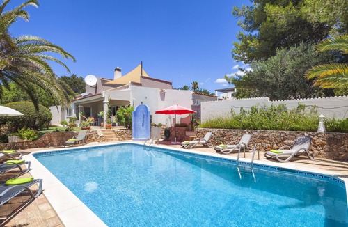 Carvoeiro House | Caribbean feeling on picturesque rocky Algarve, maid service, heated pool, roof terrace