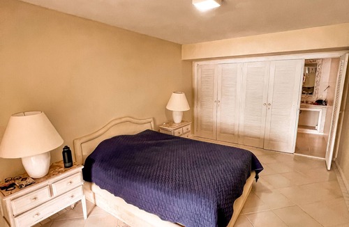 Vila Velha House | Casa Ampla com Praia Privativa, Área Verde, Deck, Churrasqueira e Forno de Pizza