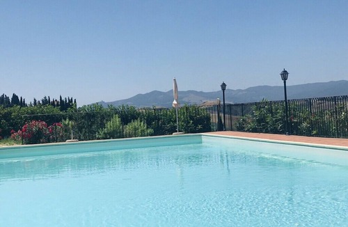 Volterra Apartment | Casa Bel Sogno: stunning views of Volterra and the Tuscan hills (4 people)