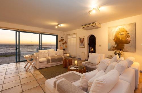 Gordons Bay Central Villa | Casa Blue- Luxury Beachfront villa